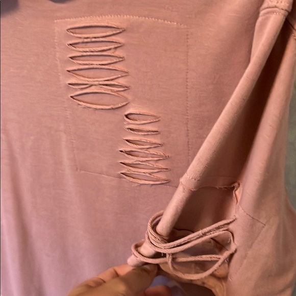 Pink short sleeve sweatshirt with rips - Picture 3 of 4
